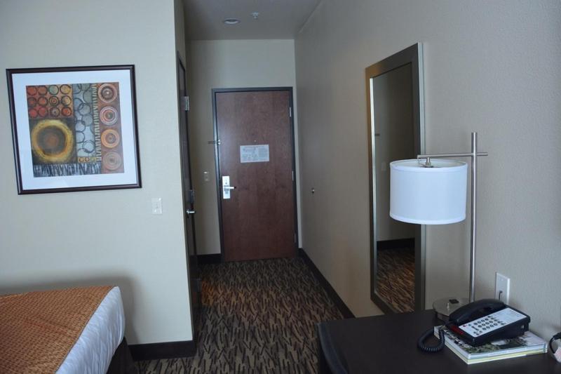 Roosevelt Inn & Suites Watford City Экстерьер фото